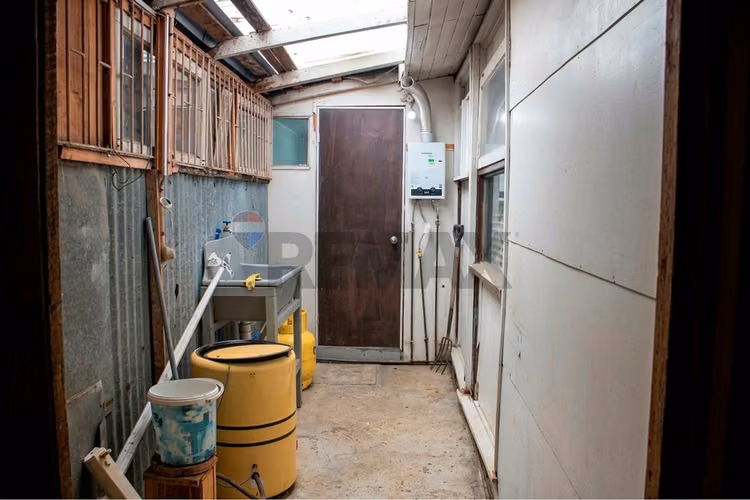 Se vende casa a pasos del parque estadio - Imagen 8