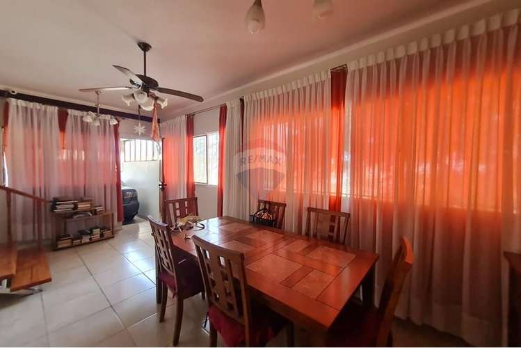 Gran casa esquina en venta coviefi 8d 5b - Imagen 27