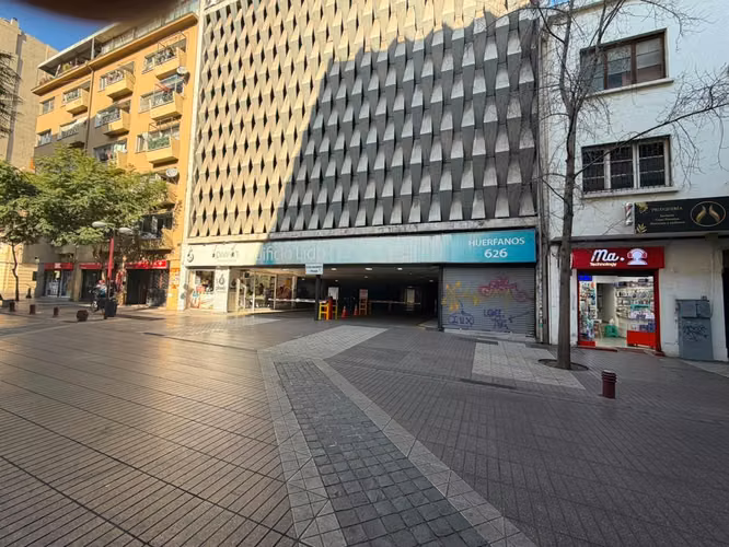SE VENDE ESTACIONAMIENTO EN PLENO CENTRO - Imagen 2