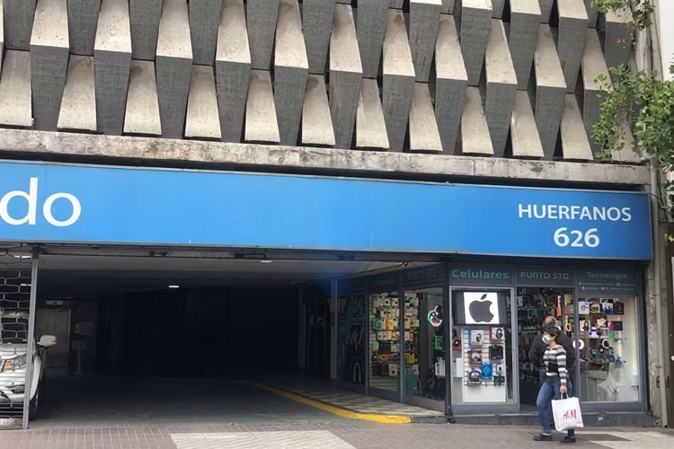 SE VENDE ESTACIONAMIENTO EN PLENO CENTRO - Imagen 9