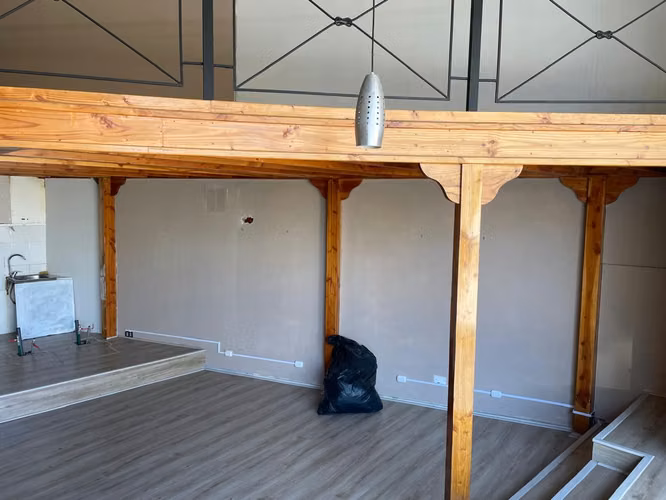 ARRIENDO LINDO LOCAL COMERCIAL CERCANO A CANALES DE TV