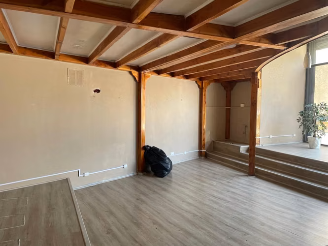 ARRIENDO LINDO LOCAL COMERCIAL CERCANO A CANALES DE TV