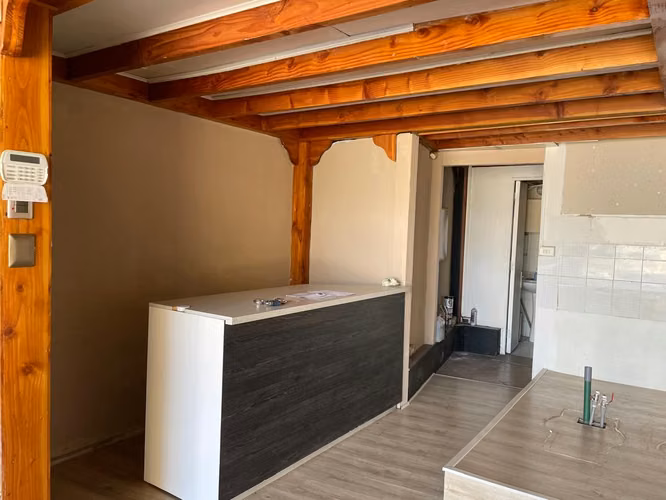 ARRIENDO LINDO LOCAL COMERCIAL CERCANO A CANALES DE TV