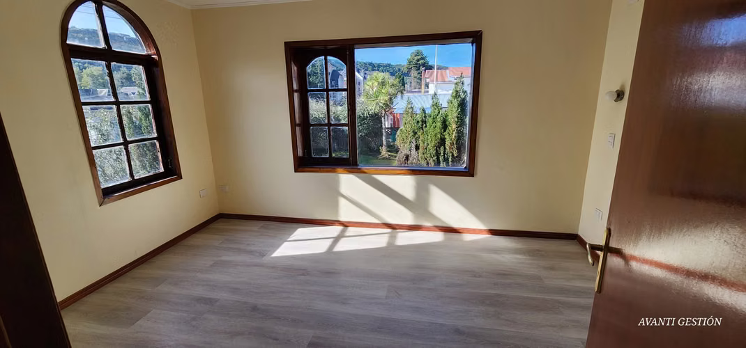 CASA COMERCIAL EN ARRIENDO EN CALLLE REGIMIENTO
