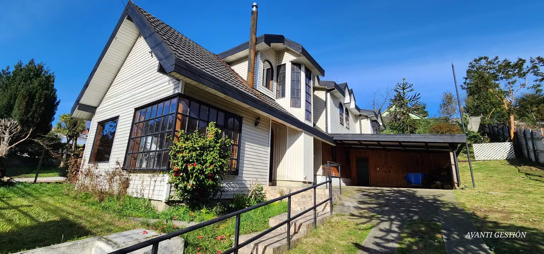 CASA COMERCIAL EN ARRIENDO EN CALLLE REGIMIENTO