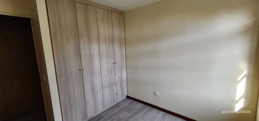 CASA COMERCIAL EN ARRIENDO EN CALLLE REGIMIENTO