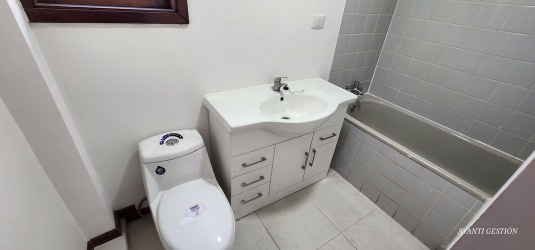 CASA COMERCIAL EN ARRIENDO EN CALLLE REGIMIENTO