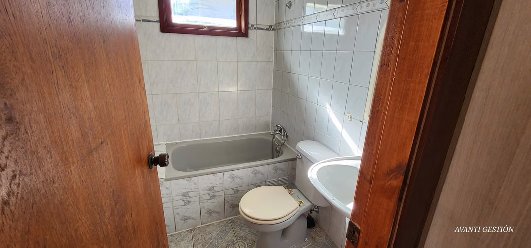 CASA COMERCIAL EN ARRIENDO EN CALLLE REGIMIENTO