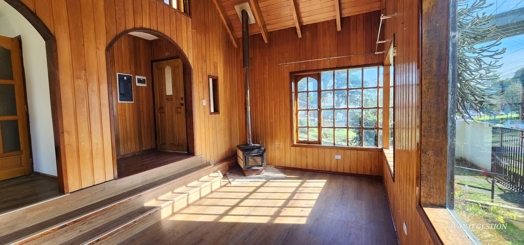 CASA COMERCIAL EN ARRIENDO EN CALLLE REGIMIENTO