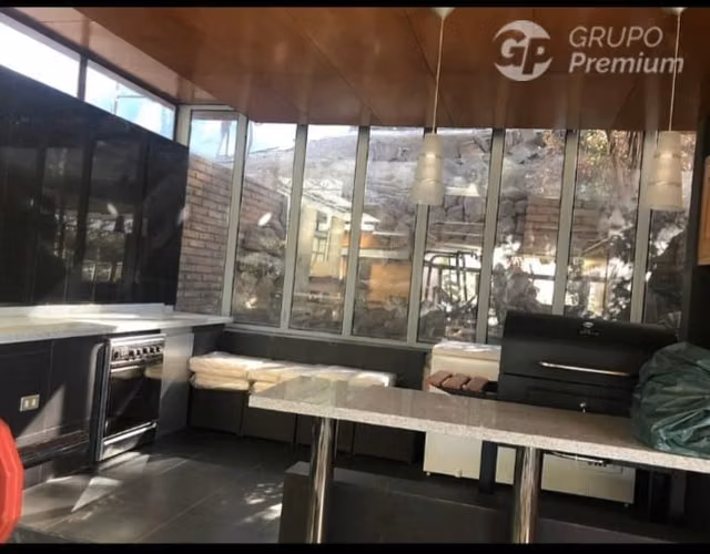 Vive en Pirque: Casa con Piscina, Gimnasio y Entorno Natural