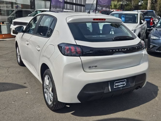 Peugeot 208 Style Puretech 75 1.2 2024 - Imagen 6