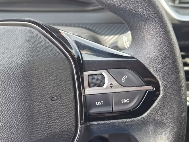 Peugeot 208 Style Puretech 75 1.2 2024 - Imagen 18