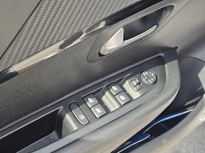 Peugeot 208 Style Puretech 75 1.2 2024 - Imagen 13