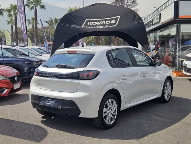 Peugeot 208 Style Puretech 75 1.2 2024 - Imagen 4