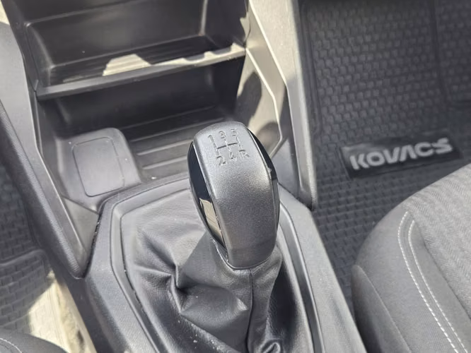 Peugeot 208 Style Puretech 75 1.2 2024 - Imagen 12