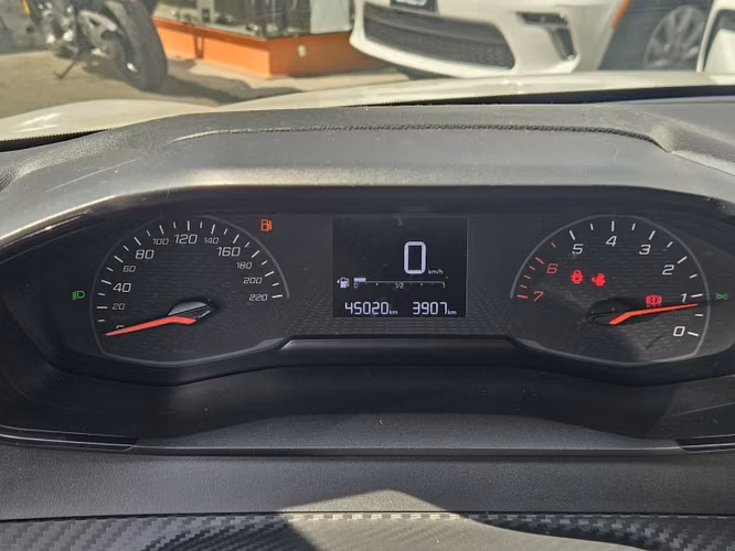 Peugeot 208 Style Puretech 75 1.2 2024 - Imagen 16