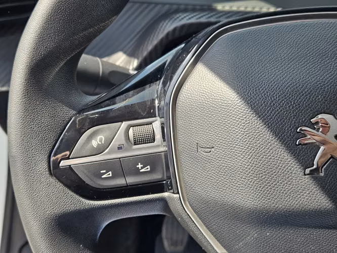 Peugeot 208 Style Puretech 75 1.2 2024 - Imagen 17