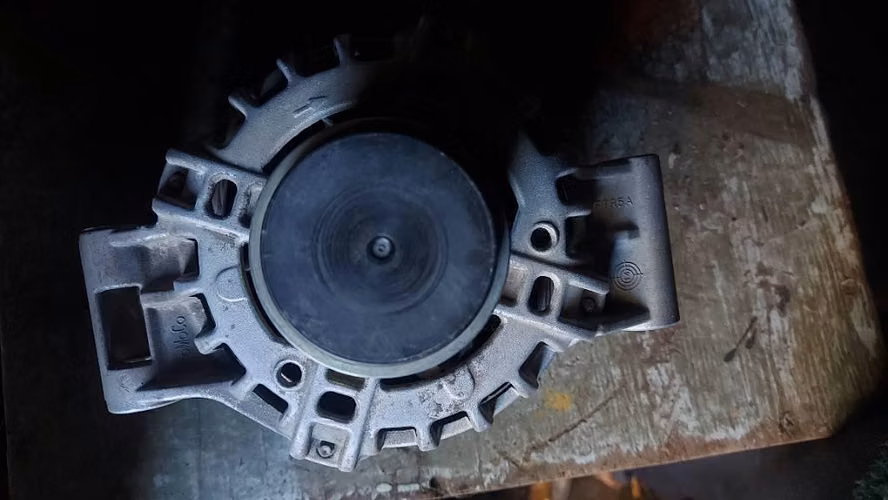 Alternador mazda bt-50 - Imagen 3