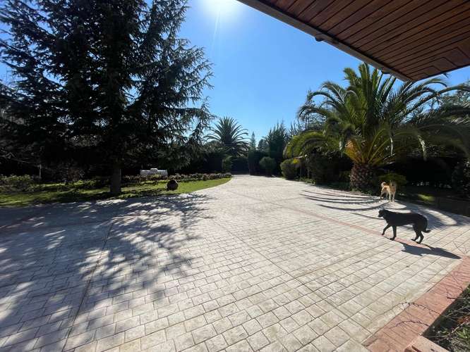 PARCELA SOÑADA CON PISCINA Y CASA FAMILIAR EN CONDOMINIO