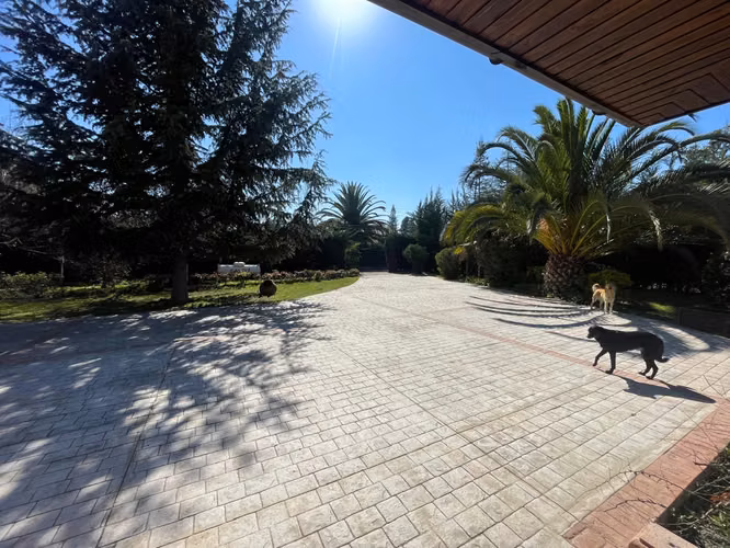 PARCELA SOÑADA CON PISCINA Y CASA FAMILIAR EN CONDOMINIO - Imagen 27