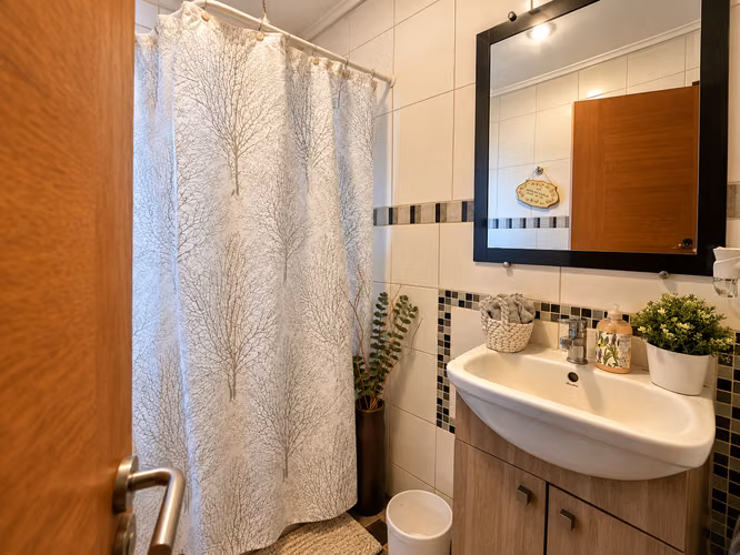 PARCELA SOÑADA CON PISCINA Y CASA FAMILIAR EN CONDOMINIO - Imagen 17