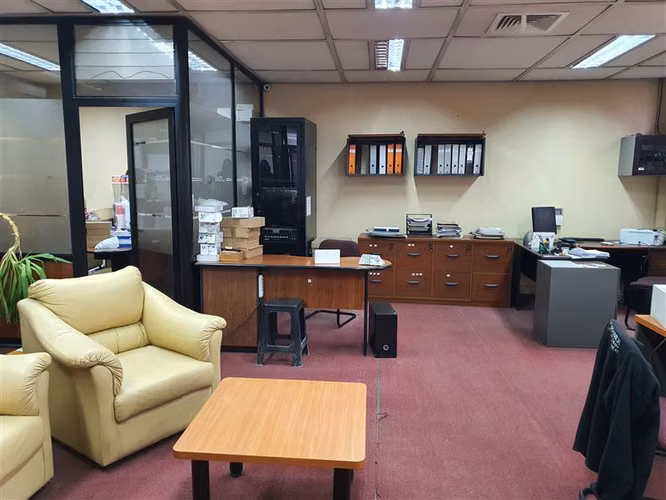 VENDO, OFICINA, APTA INDUSTRIA, BODEGA, CON PATENTE, VEGA PO - Imagen 23