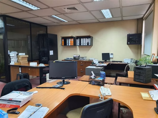 VENDO, OFICINA, APTA INDUSTRIA, BODEGA, CON PATENTE, VEGA PO - Imagen 19