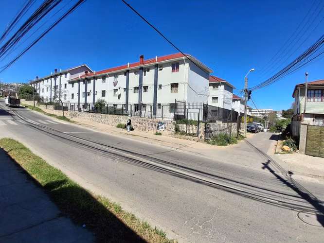 Se arrienda Dpto. 2 dormitorios, 1 baño-Santa Juli