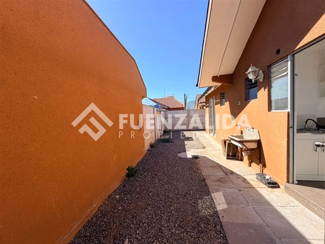 Casa en arriendo de 3 dorm, dos baños, Bosque de San Carlos - Imagen 14
