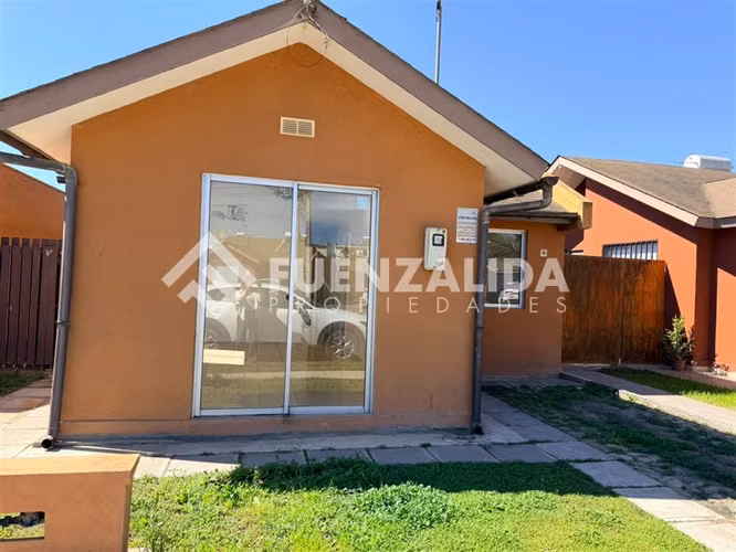 Casa en venta de 3 dorm, dos baños en Bosque de San Carlos - Imagen 2