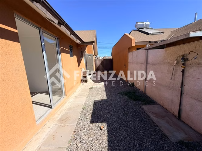 Casa en venta de 3 dorm, dos baños en Bosque de San Carlos - Imagen 19