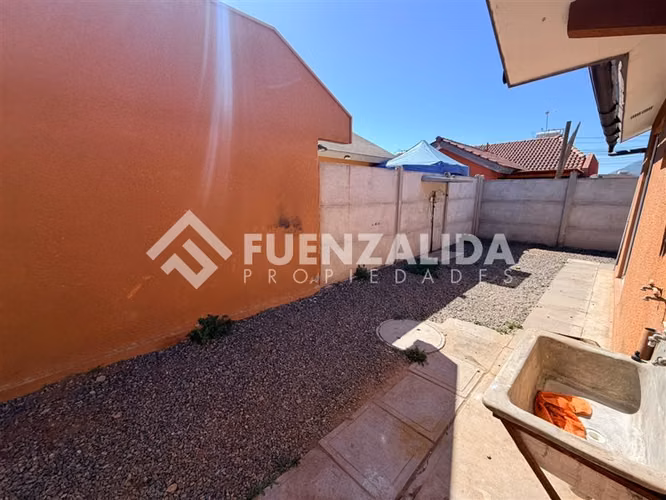 Casa en venta de 3 dorm, dos baños en Bosque de San Carlos - Imagen 13