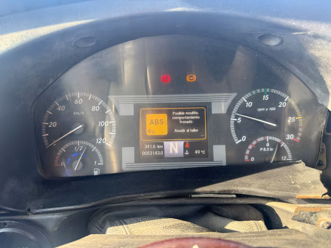 2019 Camión Combustible Mercedes Benz Accelo 1016 Capacidad 5.000 lts - Imagen 2