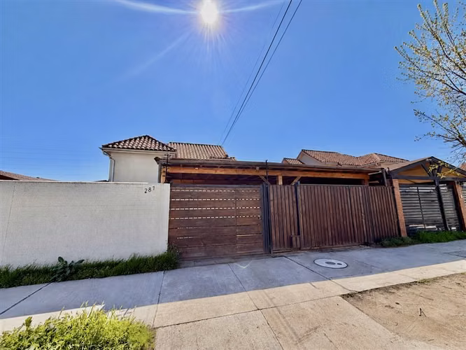 Casa venta de 3 dorm. Con piscina en Padre Hurtado