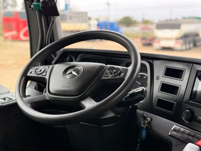 2022 Tractocamión Mercedes Benz New Actros 2645 S – 6x4 Con Retardador y Freno de Motor