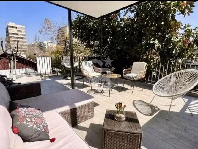 Casa Remodelada 4d3B+3E sector Manquehue Sur - Las Condes