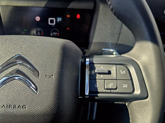 Citroen C-4 Puretech 130 Eat8 Feel Pack 2023 - Imagen 15