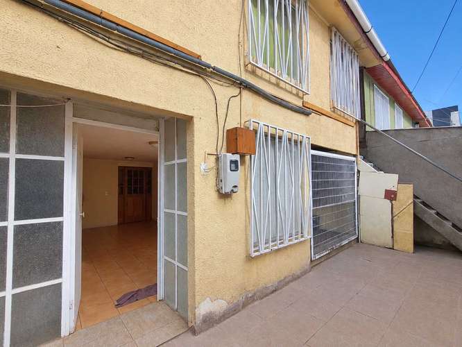 Casa con departamento independiente (182774)