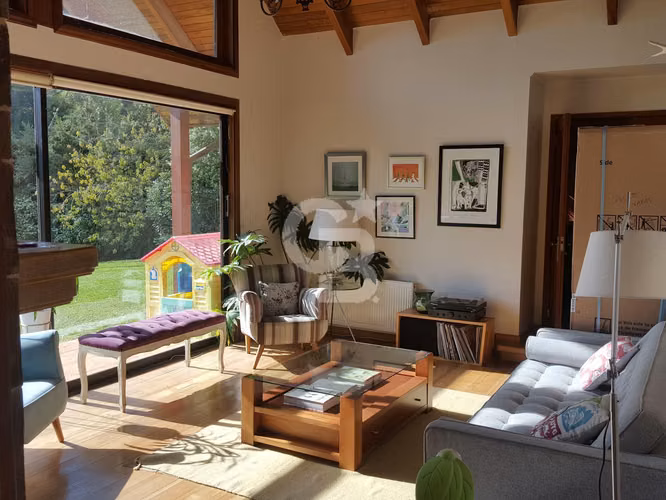 Espaciosa, Moderna, Bien Ubicada