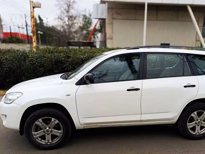 TOYOTA RAV4 LUJO 4X2 - 2013 | 2759 - Imagen 2