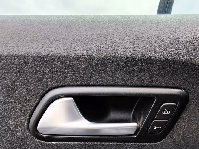 VOLKSWAGEN AMAROK 2023 - Imagen 8