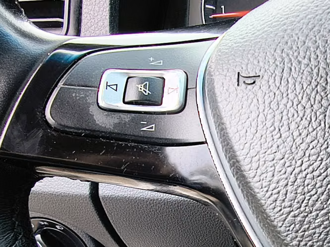 VOLKSWAGEN AMAROK 2023 - Imagen 15