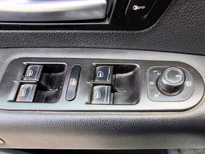 VOLKSWAGEN AMAROK 2023 - Imagen 7