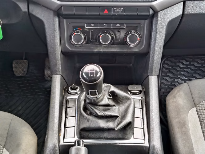 VOLKSWAGEN AMAROK 2023 - Imagen 18
