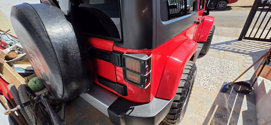 VENDO JEEP WRANGLER SAHARA - Imagen 4