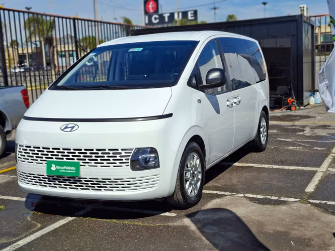HYUNDAI STARIA 2025 IMPEKA 11 PAS. DECRETO 80