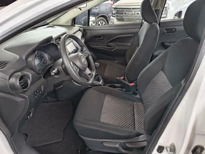 Nissan Versa SENSE 1.6 MT 4X2 2025 - Imagen 9