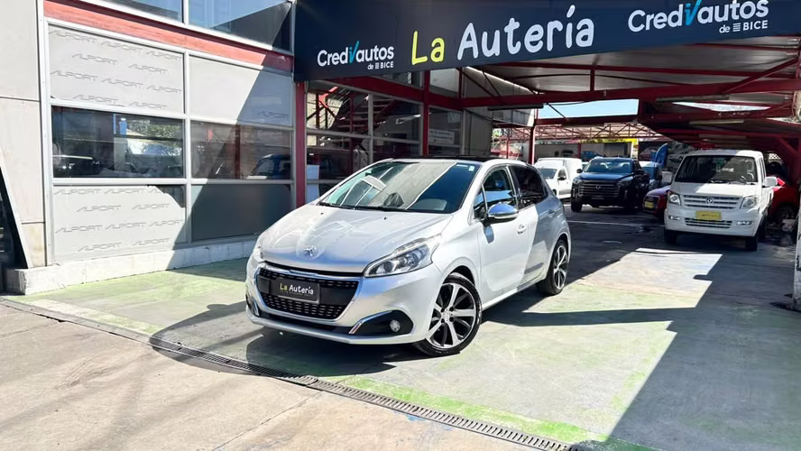 Peugeot 208 ALLURE PACK 1.6 BLUEHDI 100HP MT (2019)