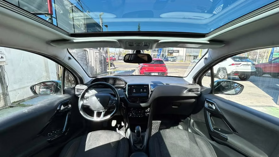 Peugeot 208 ALLURE PACK 1.6 BLUEHDI 100HP MT (2019)