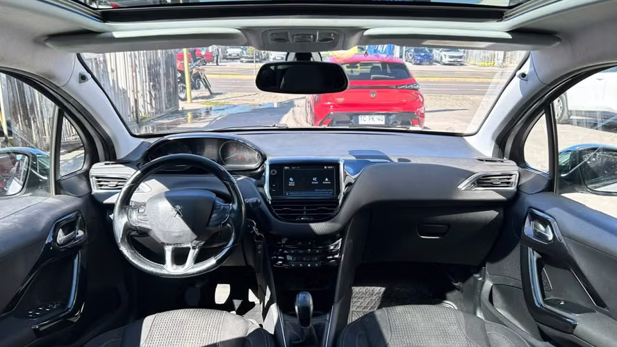 Peugeot 208 ALLURE PACK 1.6 BLUEHDI 100HP MT (2019)